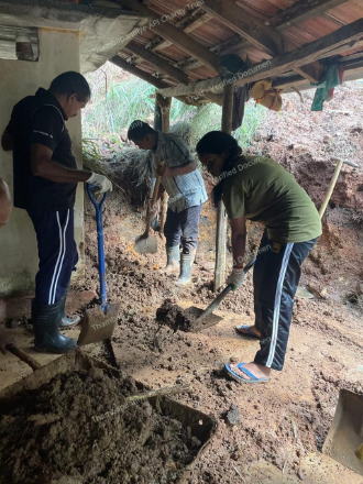 Family affected by landslide in Pathahewaheta